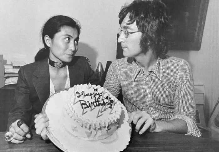 Framed Print : John Lennon and Yoko Ono with Birthday Cake Framed Print : John Lennon and Yoko Ono with Birthday Cake