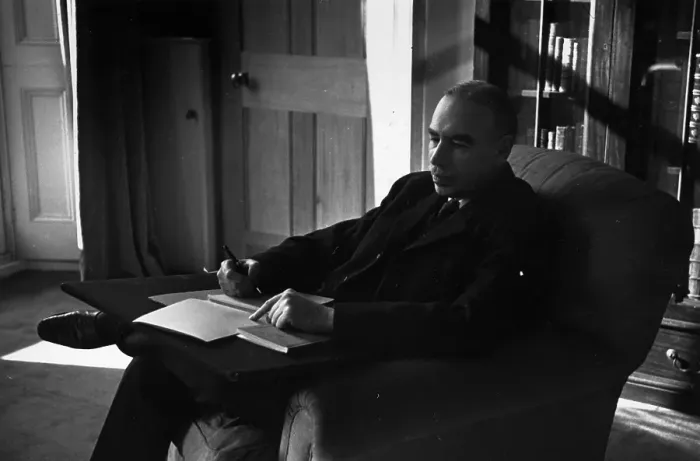 Framed Print : John Maynard Keynes Framed Print : John Maynard Keynes