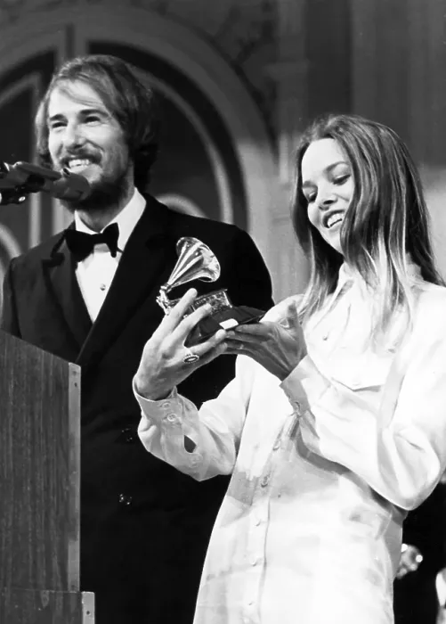 Framed Print : John & Michelle Phillips of the Mamas & The Papas Framed Print : John & Michelle Phillips of the Mamas & The Papas