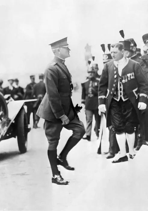 Framed Print : John Pershing Arrives at Versialles Framed Print : John Pershing Arrives at Versialles