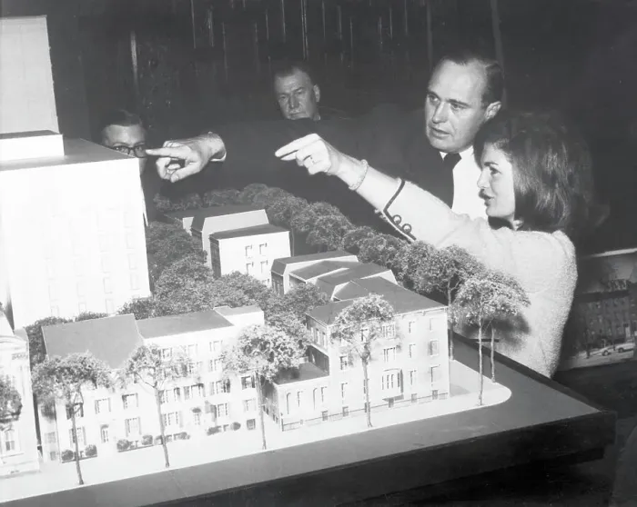 Framed Print : John Warnecke Explaining Model to Jackie Kennedy Framed Print : John Warnecke Explaining Model to Jackie Kennedy
