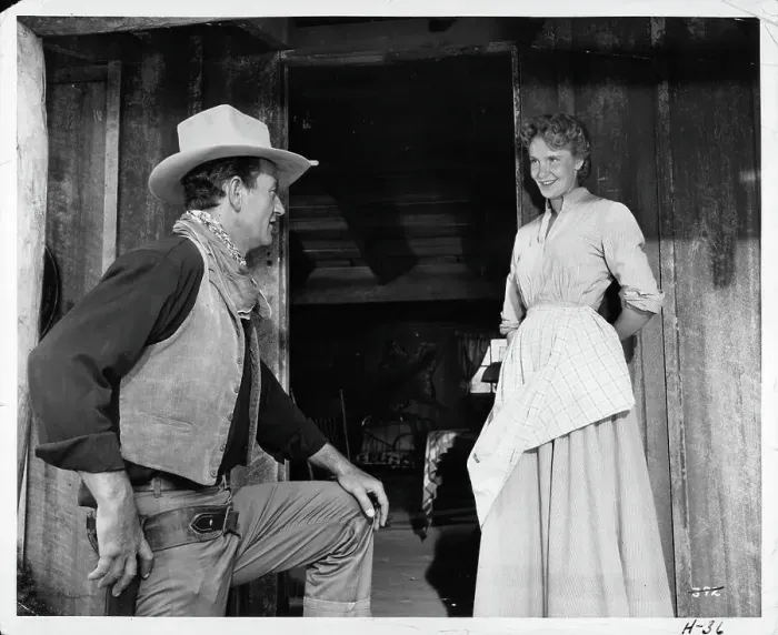 Framed Print : John Wayne And Geraldine Page In Hondo Framed Print : John Wayne And Geraldine Page In Hondo