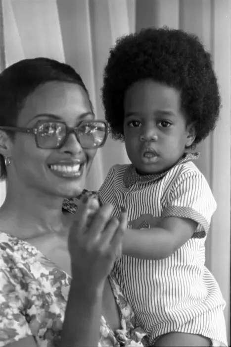 Framed Print : Johnnie Taylor Portrait Session With His Family Framed Print : Johnnie Taylor Portrait Session With His Family
