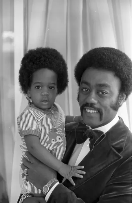Framed Print : Johnnie Taylor Portrait Session With His Family Framed Print : Johnnie Taylor Portrait Session With His Family