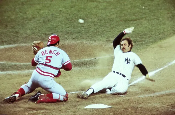 Framed Print : Johnny Bench Going Down on His knee in First Inning Play