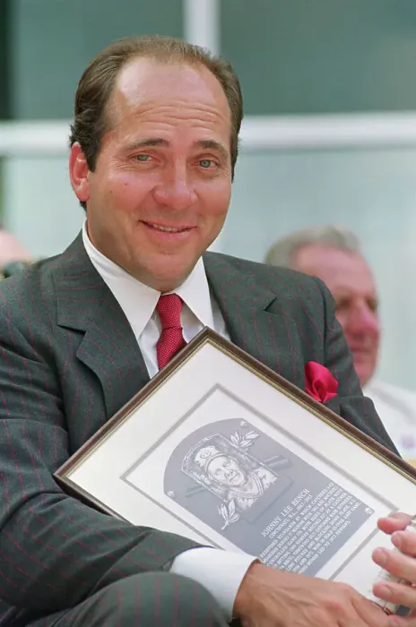 Framed Print : Johnny Bench Smiles W / Hall Of Fame Plaqu Framed Print : Johnny Bench Smiles W / Hall Of Fame Plaqu