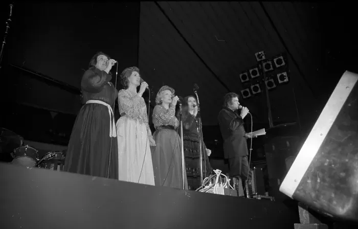 Framed Print : Johnny Cash & The Carter Sisters Performing Framed Print : Johnny Cash & The Carter Sisters Performing