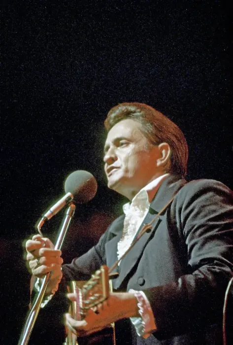 Framed Print : Johnny Cash At The Newport Folk Festival Framed Print : Johnny Cash At The Newport Folk Festival