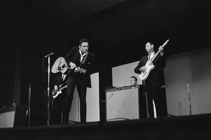 Framed Print : Johnny Cash & The Tennessee Three In Concert Framed Print : Johnny Cash & The Tennessee Three In Concert