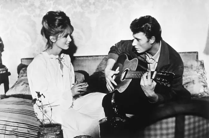 Framed Print : Johnny Hallyday Plays for Catherine Deneuve Framed Print : Johnny Hallyday Plays for Catherine Deneuve