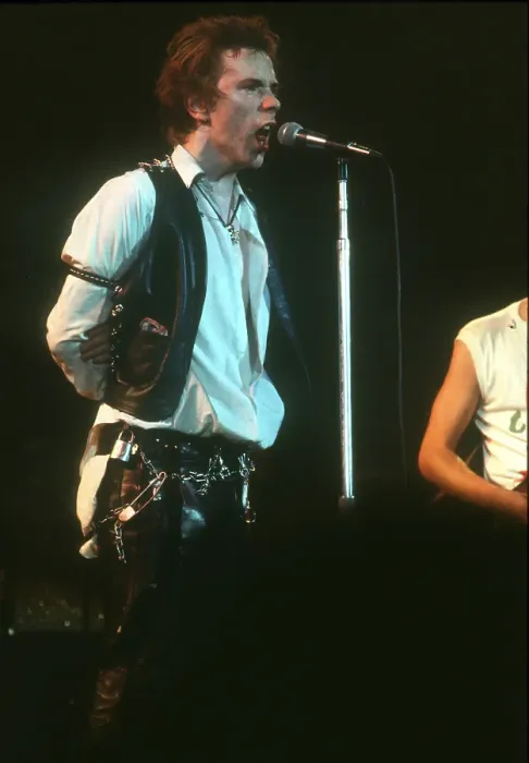 Framed Print : Johnny Rotten At Sex Pistols Last Concert Framed Print : Johnny Rotten At Sex Pistols Last Concert