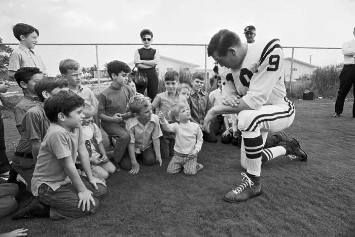 Framed Print : Johnny Unitas Greeting Fans