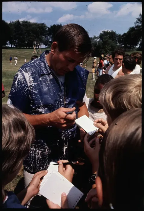 Framed Print : Johnny Unitas Signing Autographs Framed Print : Johnny Unitas Signing Autographs