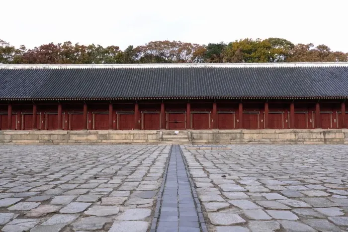 Framed Print : The Jongmyo shrine (center part) Framed Print : The Jongmyo shrine (center part)