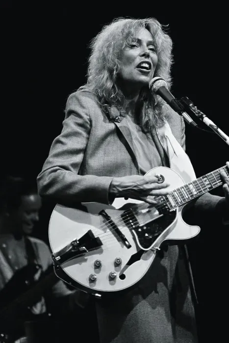 Framed Print : Joni Mitchell Onstage Framed Print : Joni Mitchell Onstage