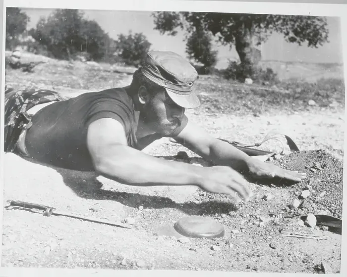 Framed Print : Jordanian Training with Mines