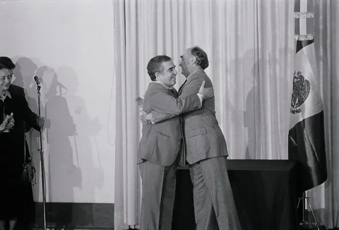 Framed Print : Jose Lopez Portillo and Gabriel Garcia Marquez Embracing Framed Print : Jose Lopez Portillo and Gabriel Garcia Marquez Embracing