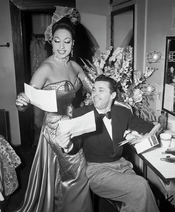 Framed Print : Josephine Baker and Husband Reading Letters Framed Print : Josephine Baker and Husband Reading Letters