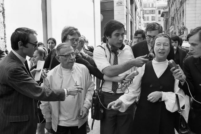 Framed Print : Journalists Surrounding de Beauvoir and Sarte Framed Print : Journalists Surrounding de Beauvoir and Sarte