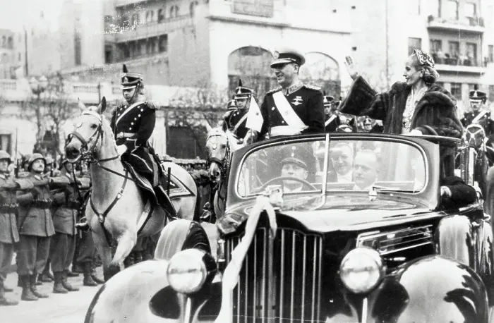 Framed Print : Juan and Eva Peron in Inaugural Parade Framed Print : Juan and Eva Peron in Inaugural Parade