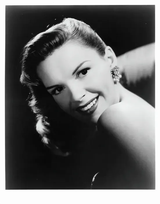 Framed Print : Judy Garland Framed Print : Judy Garland