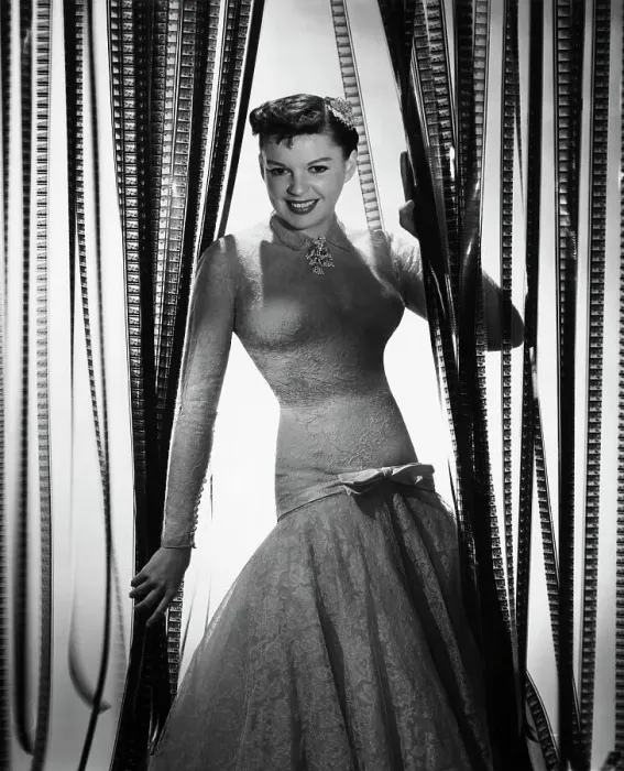Framed Print : Judy Garland Framed Print : Judy Garland