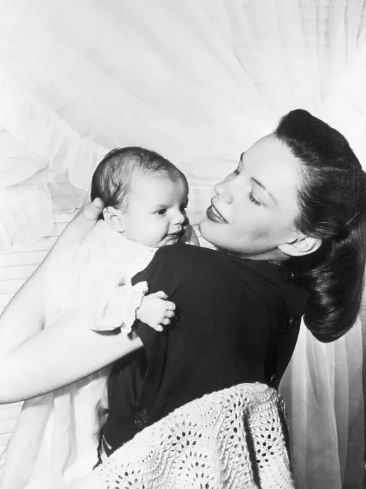 Framed Print : Judy Garland with Baby Liza Framed Print : Judy Garland with Baby Liza