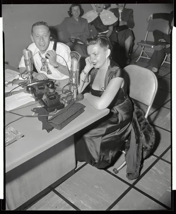 Framed Print : Judy Garland and Jack Eigen Talking in Radio Microphones Framed Print : Judy Garland and Jack Eigen Talking in Radio Microphones