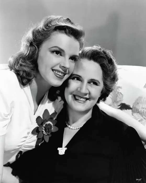 Framed Print : Judy Garland with Her Mom Framed Print : Judy Garland with Her Mom