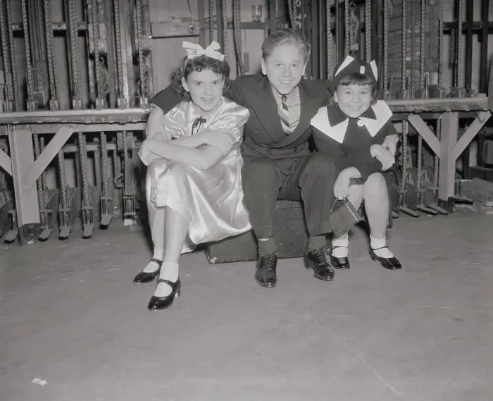 Framed Print : Judy Garland and Peers Posing for Camera Framed Print : Judy Garland and Peers Posing for Camera