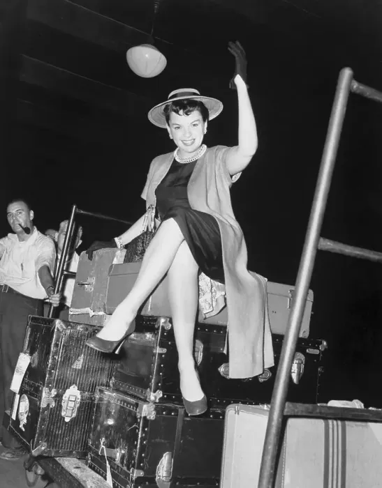 Framed Print : Judy Garland in Penn Station