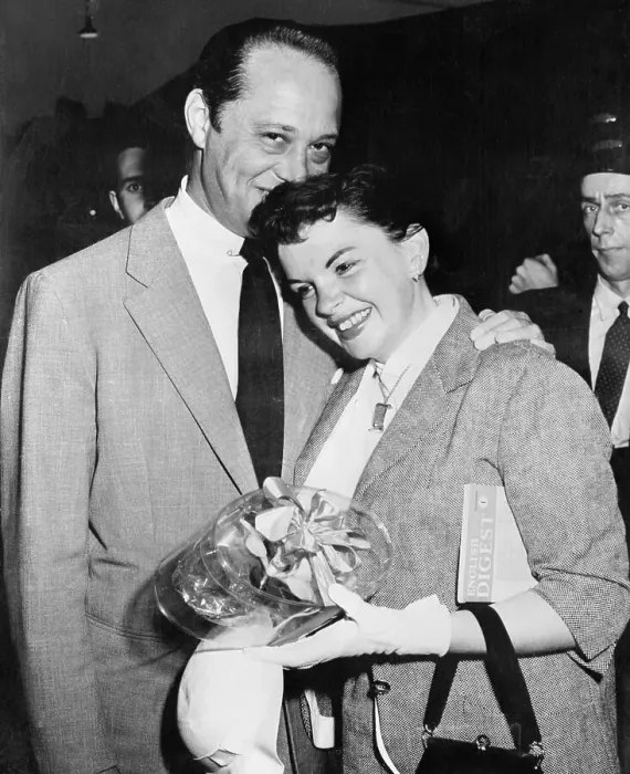 Framed Print : Judy Garland and Sid Luft Smiling in En Route to America Framed Print : Judy Garland and Sid Luft Smiling in En Route to America