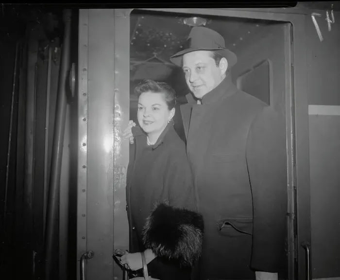Framed Print : Judy Garland and Sidney Luft Standing in Doorway Framed Print : Judy Garland and Sidney Luft Standing in Doorway