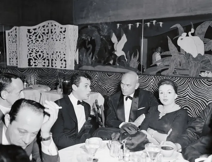 Framed Print : Judy Garland Sitting with Friends Framed Print : Judy Garland Sitting with Friends