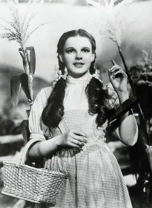 Framed Print : Judy Garland in The Wizard of Oz Framed Print : Judy Garland in The Wizard of Oz