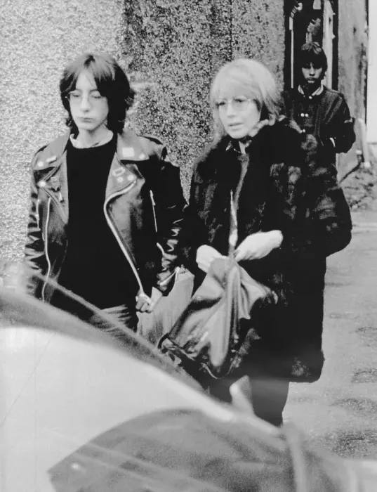Framed Print : Julian Lennon with His Mother Cynthia Framed Print : Julian Lennon with His Mother Cynthia