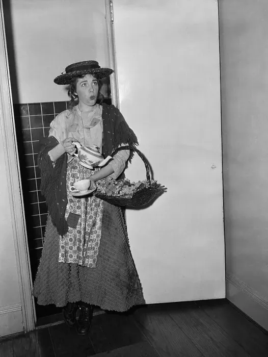 Framed Print : Julie Andrews Dressed as Eliza Doolittle Framed Print : Julie Andrews Dressed as Eliza Doolittle