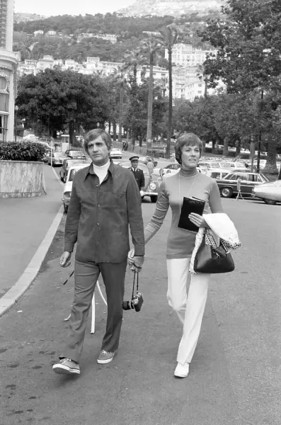 Julie Andrews and Blake Edwards Strolling Hand-in-Hand Print. Art