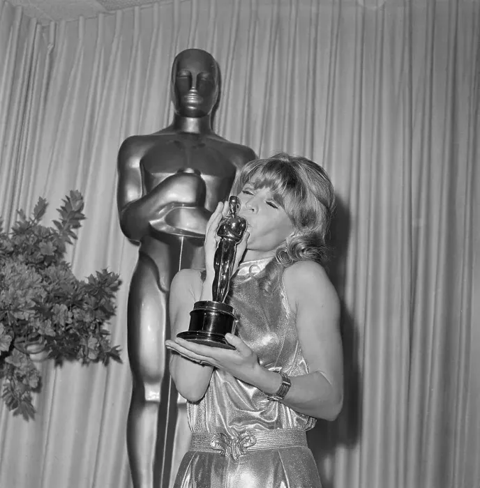 Framed Print : Julie Christie Kissing Academy Award Framed Print : Julie Christie Kissing Academy Award