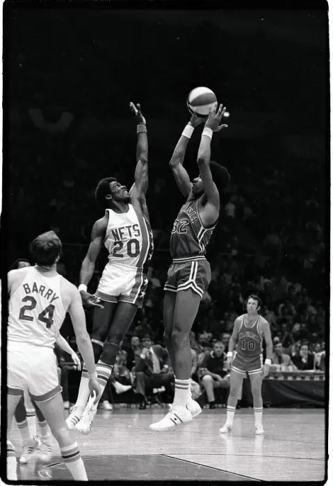 Framed Print : Julius Erving Shooting for The Baskets Framed Print : Julius Erving Shooting for The Baskets