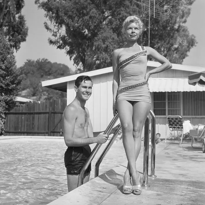 Framed Print : July 5, 1956, California, Johnny Carson, At home with wife () Framed Print : July 5, 1956, California, Johnny Carson, At home with wife ()