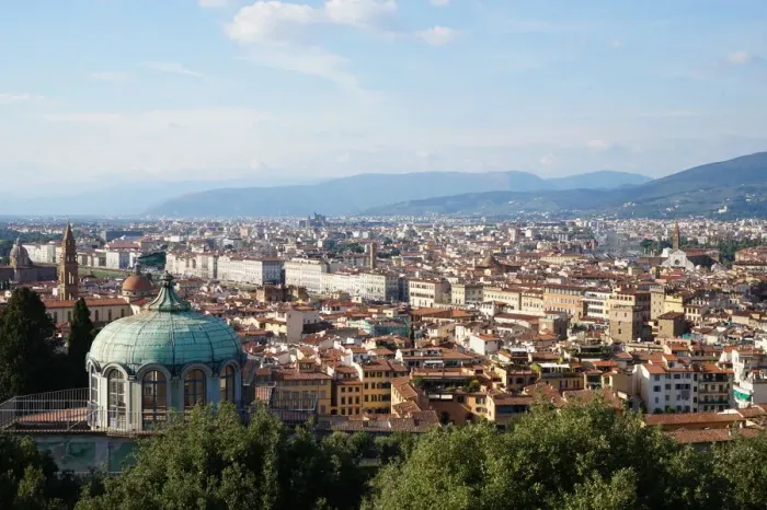 Framed Print : Kaffehaus and Old city of Florence, Italy Framed Print : Kaffehaus and Old city of Florence, Italy