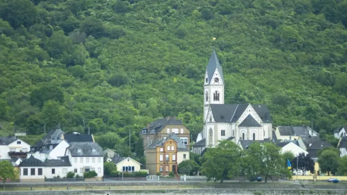 Framed Print : Kamp-Bornhofen and St Nikolaus Church on the River Rhine, Germany