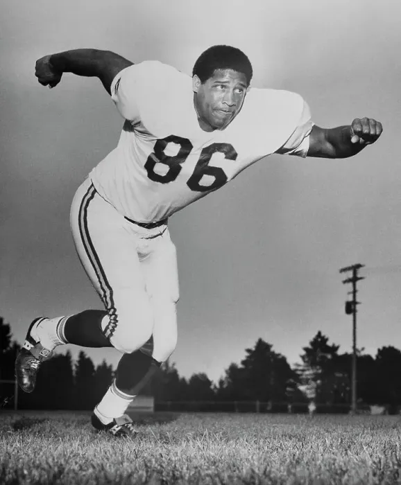 Framed Print : Kansas City Chiefs Defensive Lineman Buck Buchanan Framed Print : Kansas City Chiefs Defensive Lineman Buck Buchanan