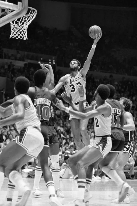 Framed Print : Kareem Abdul-Jabbar Going Up for Shot Framed Print : Kareem Abdul-Jabbar Going Up for Shot