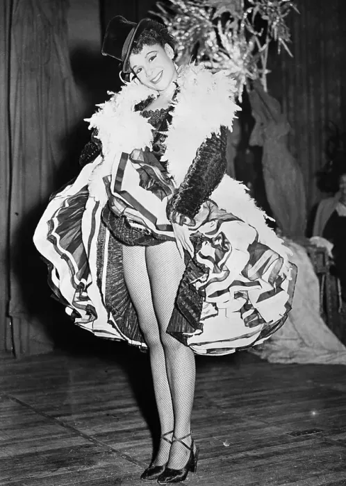 Framed Print : Katherine Dunham Rehearsing Cake Walk