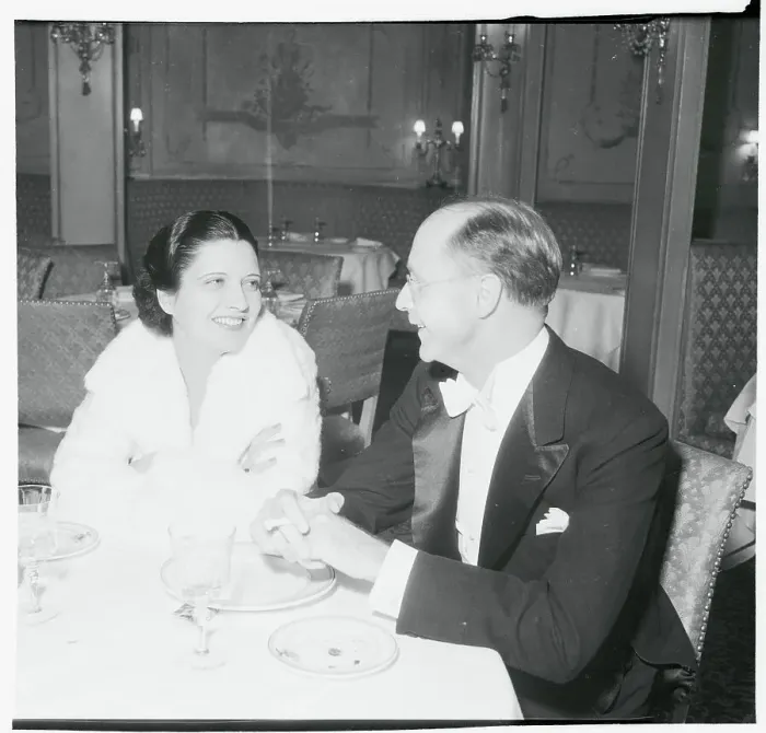 Framed Print : Kay Francis Sitting with Donald Ogden Stewart Framed Print : Kay Francis Sitting with Donald Ogden Stewart