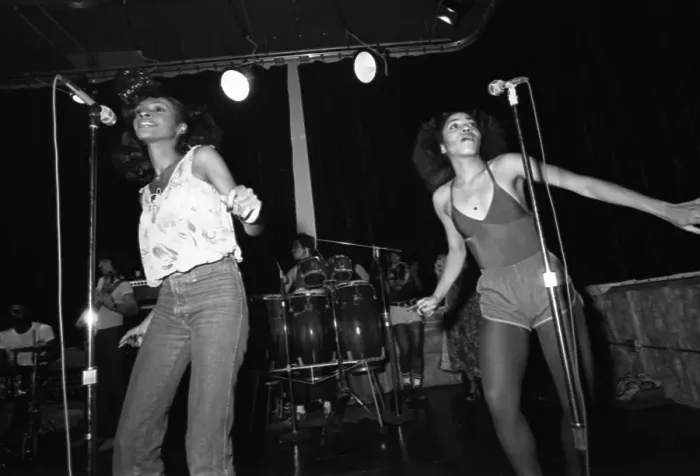 Framed Print : KC And The Sunshine Band Performing
