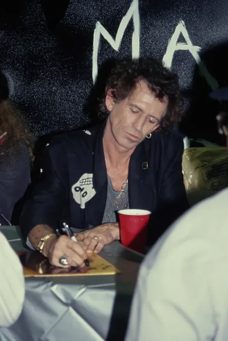 Framed Print : Keith Richards Autographing Framed Print : Keith Richards Autographing