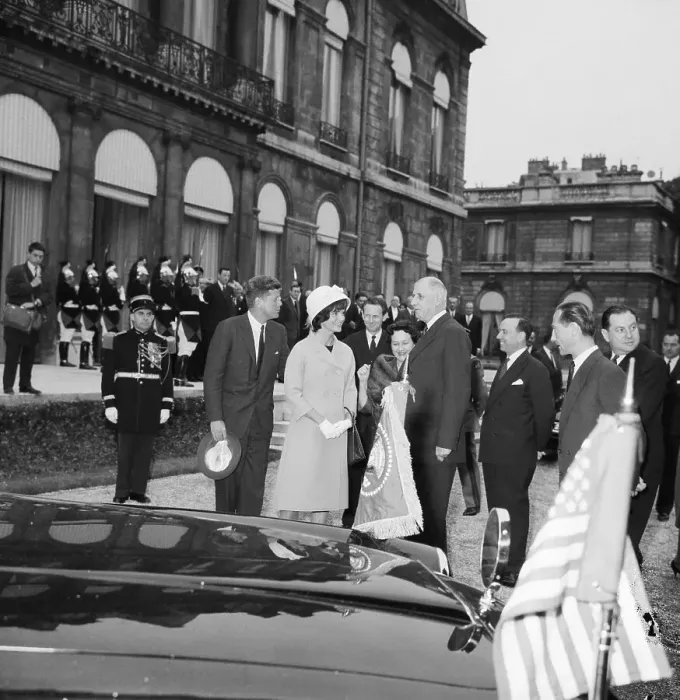 Framed Print : Kennedys With President De Gaulle at Elysee Palace Framed Print : Kennedys With President De Gaulle at Elysee Palace